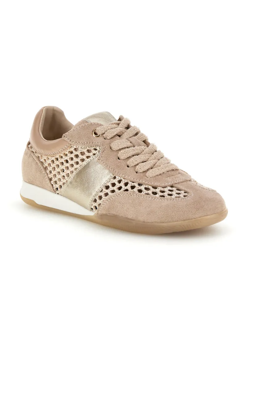 Perforierte Schnürschuhe in Beige mit laminierten Einsätzen Me & me TW26S5813803