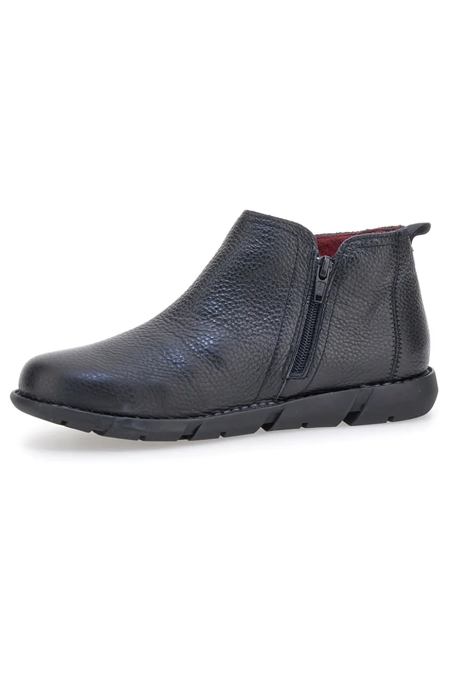 Polacchini neri in pelle con zip laterale Pittarello Tierra 30755