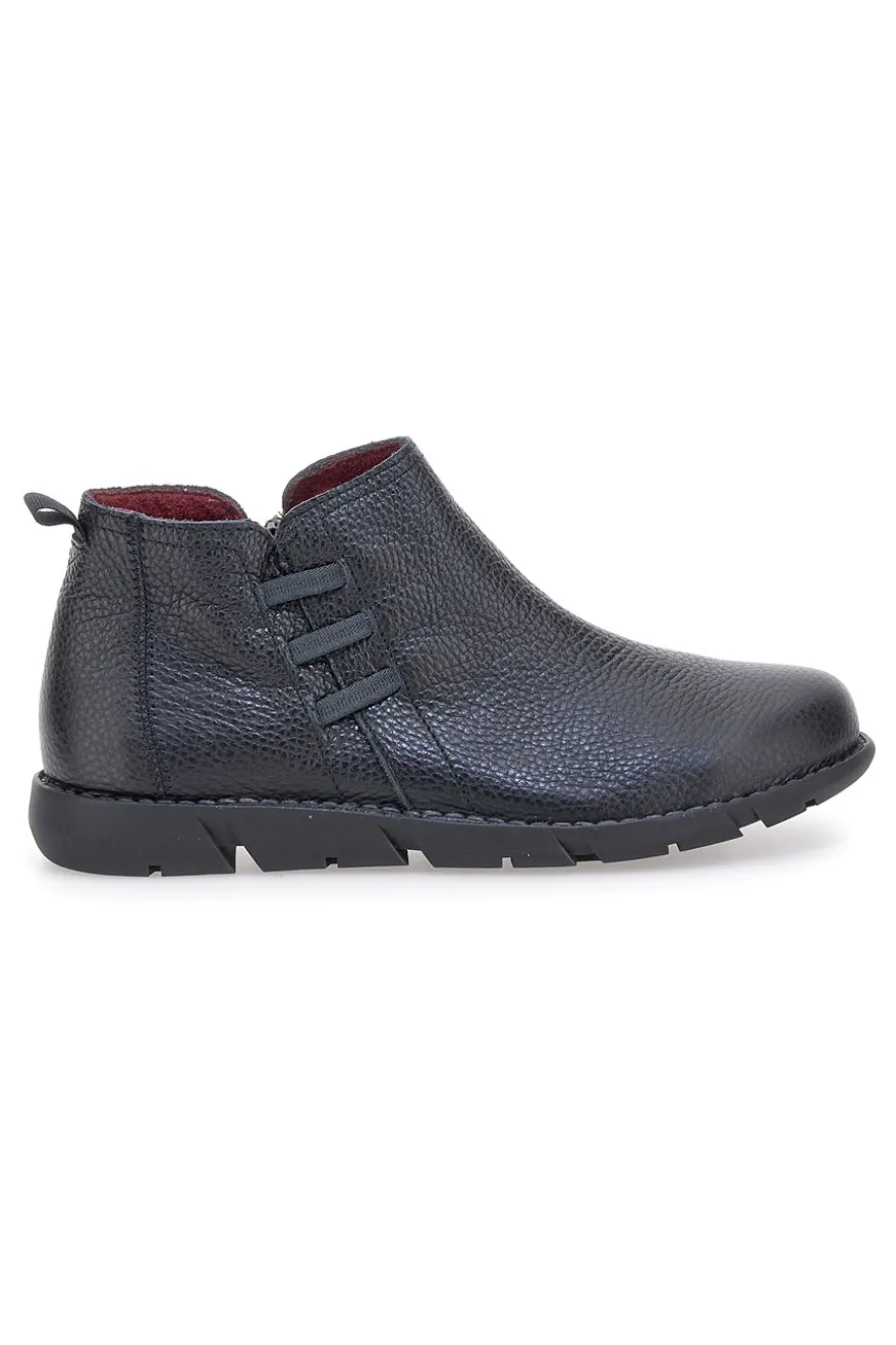 Polacchini neri in pelle con zip laterale Pittarello Tierra 30755