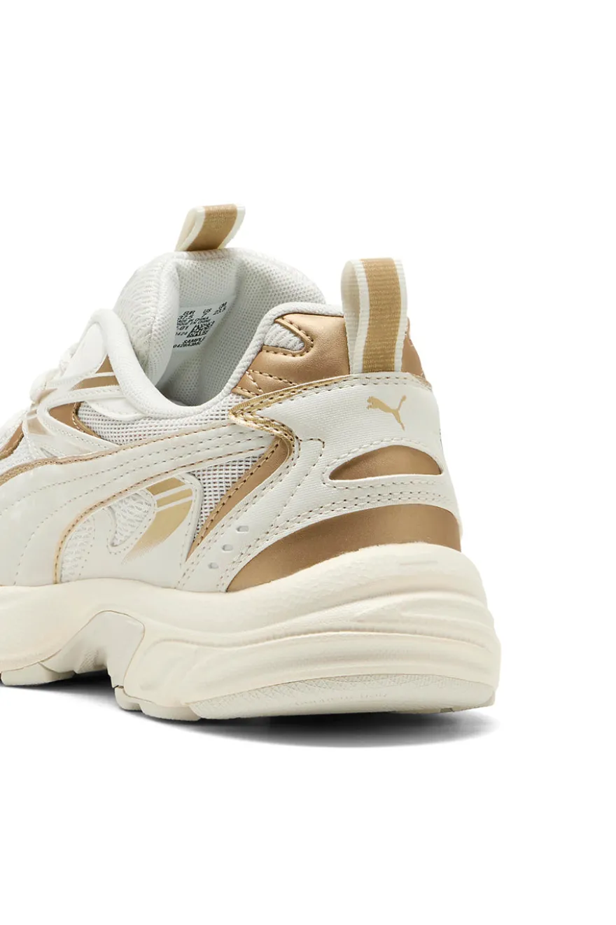 Puma Milenio Tech Wmns DaylNight Cremefarbene Sneakers mit goldenen Details