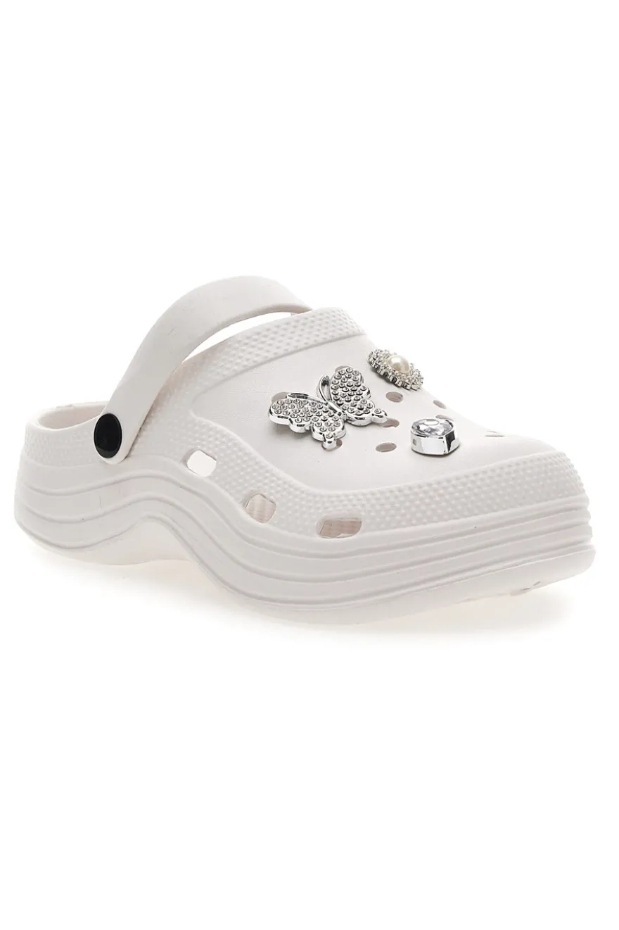 Sabot bianco con charms decorativi 2T2L 2035