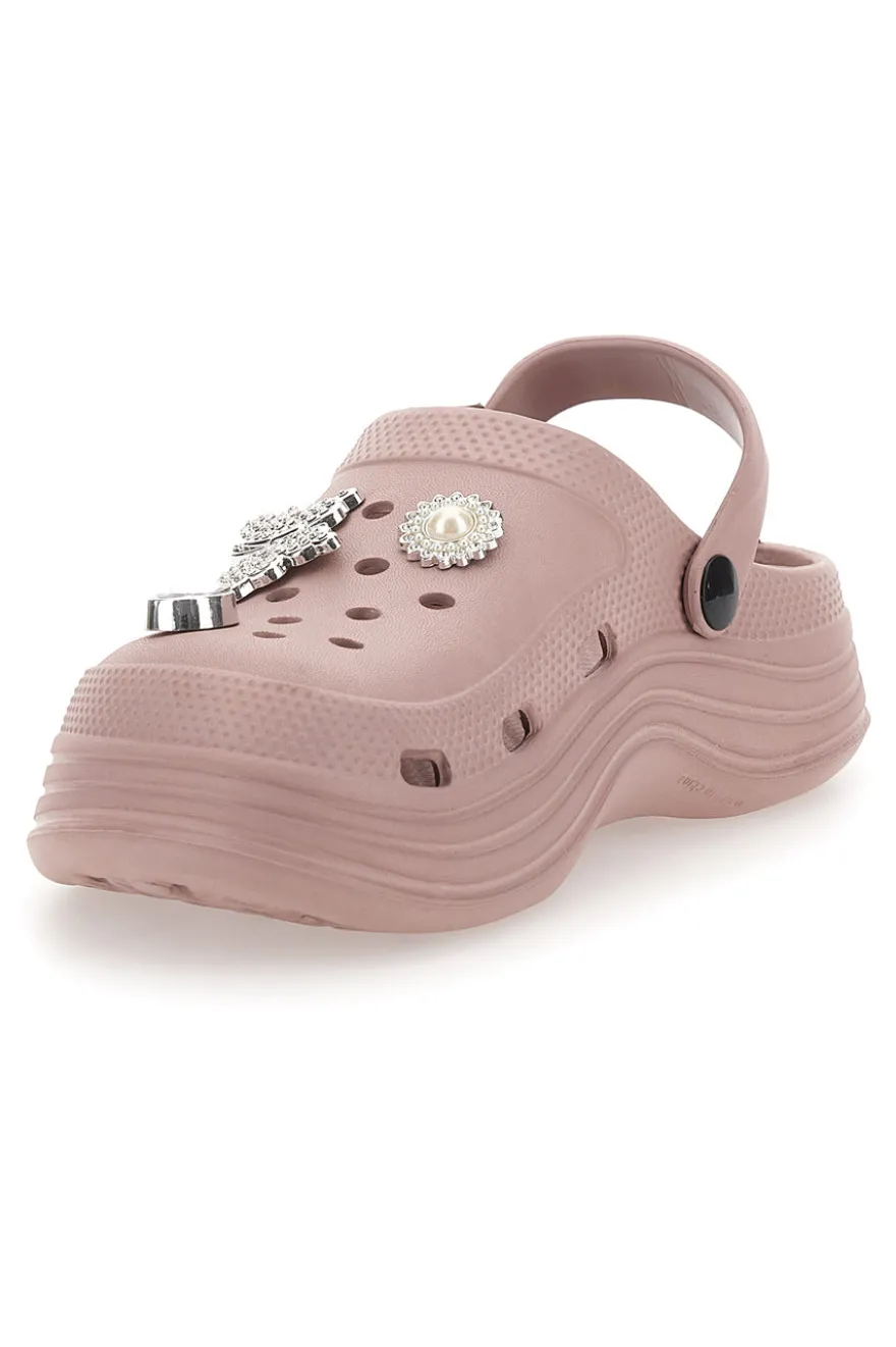 Sabot rosa con charms decorativi 2T2L 2035