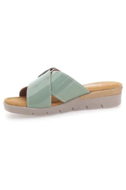Salbeigrüne Slipper mit Schnalle und Komfortsohle COMFORTABLE LINE 8018