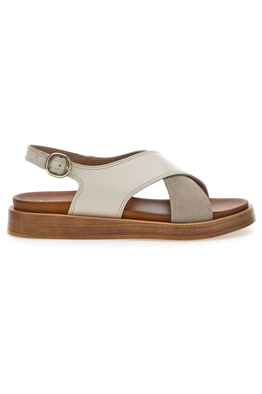 Sandali beige con fasce incrociate bicolore Pittarello Focus 28053NAL