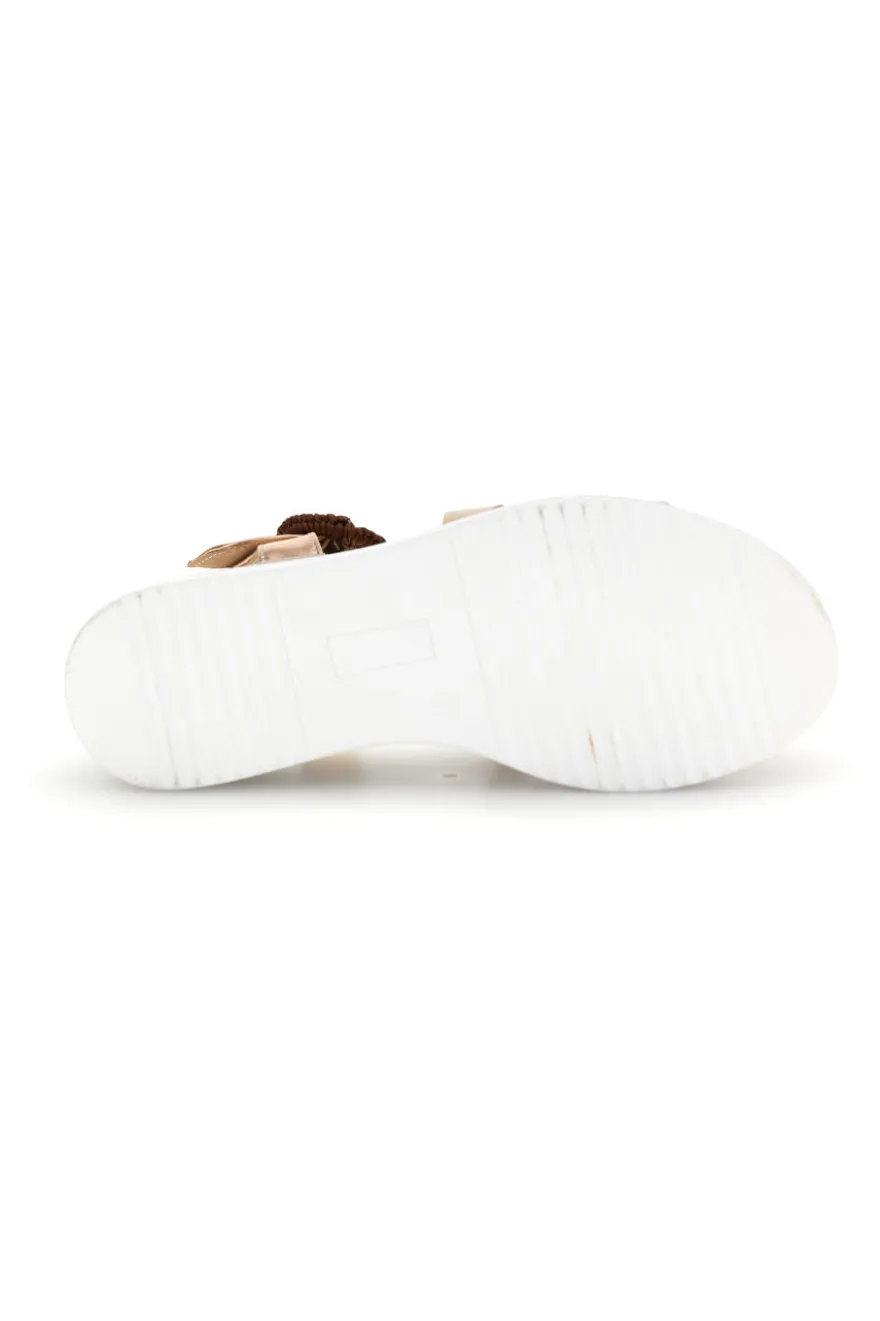 Sandali beige con fasce ondulate e zeppa Burani 52194C1582