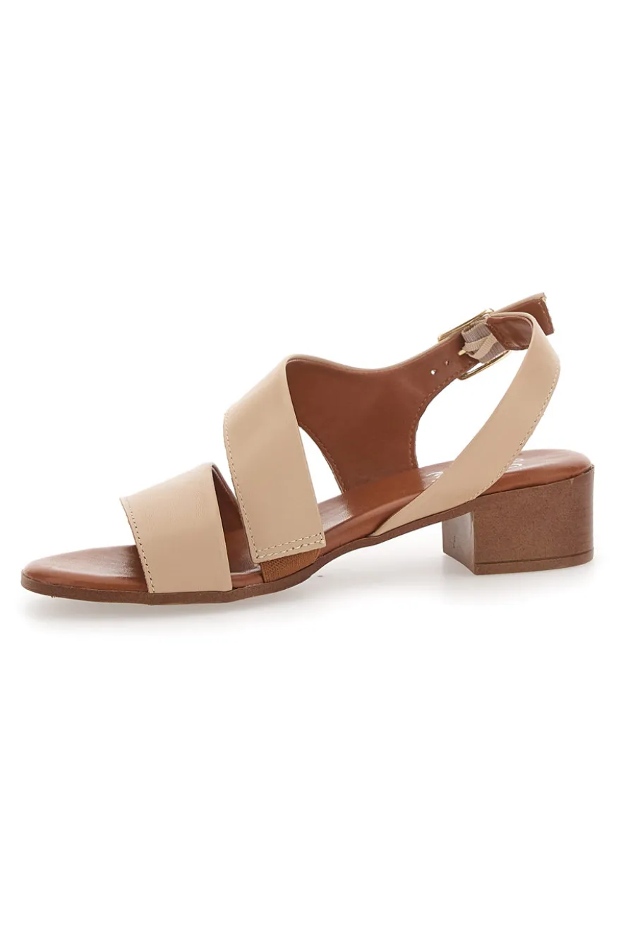 Sandali Beige con Tacco Basso e Tomaia in Pelle PITTARELLO LOOK 243080