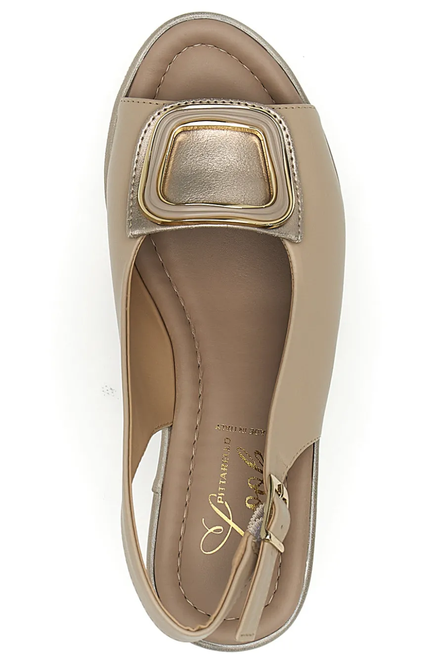 Sandali beige con zeppa e maxi fibbia Pittarello Look MK3197352