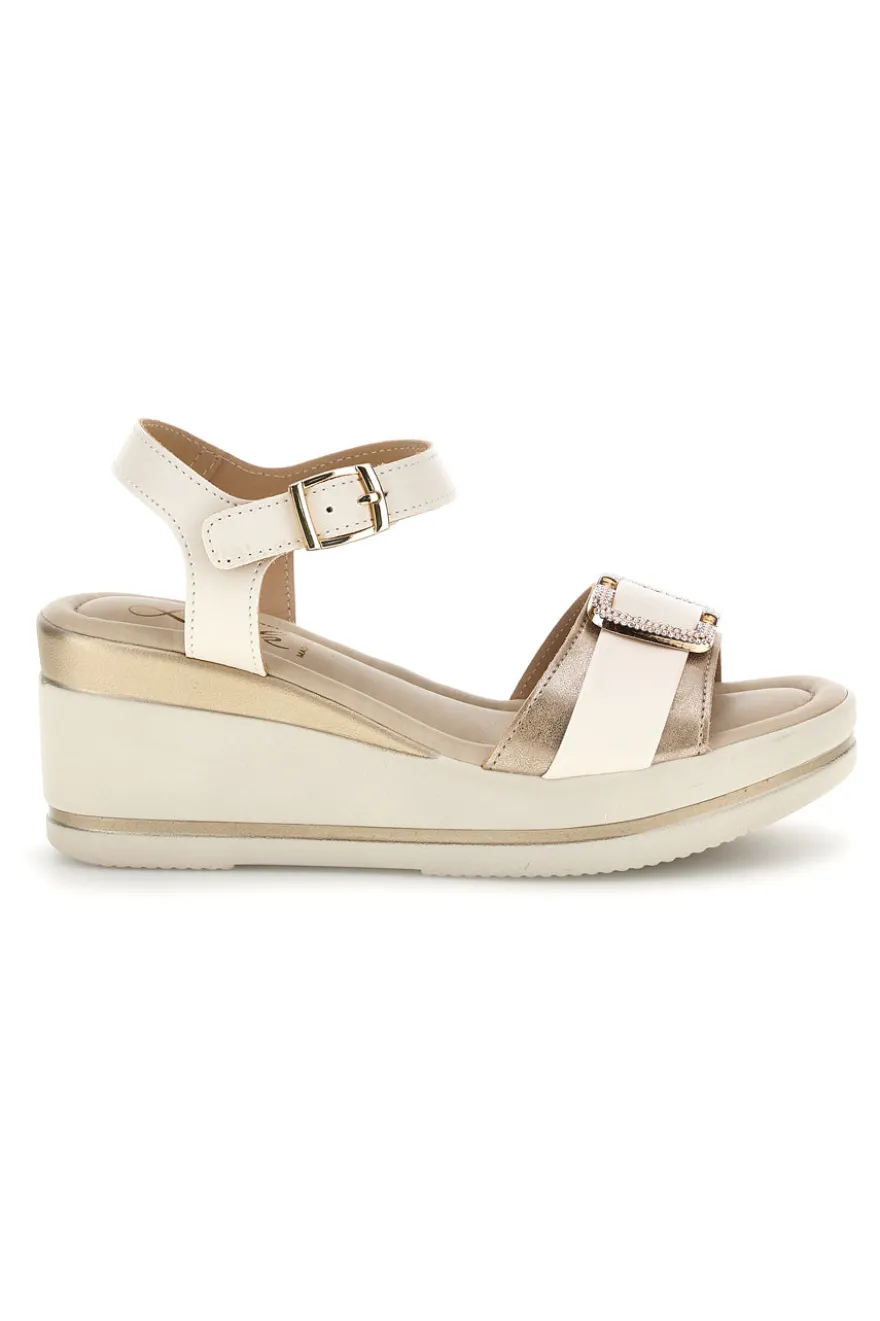 Sandali Beige con zeppa e fibbia decorativa Pittarello look MK3705258