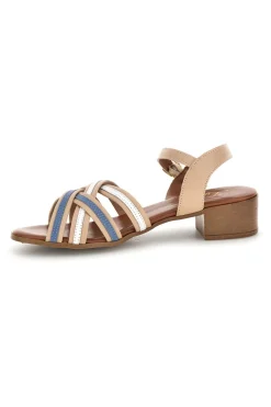 Sandali beige in pelle con tacco basso e listini Pittarello look 243110
