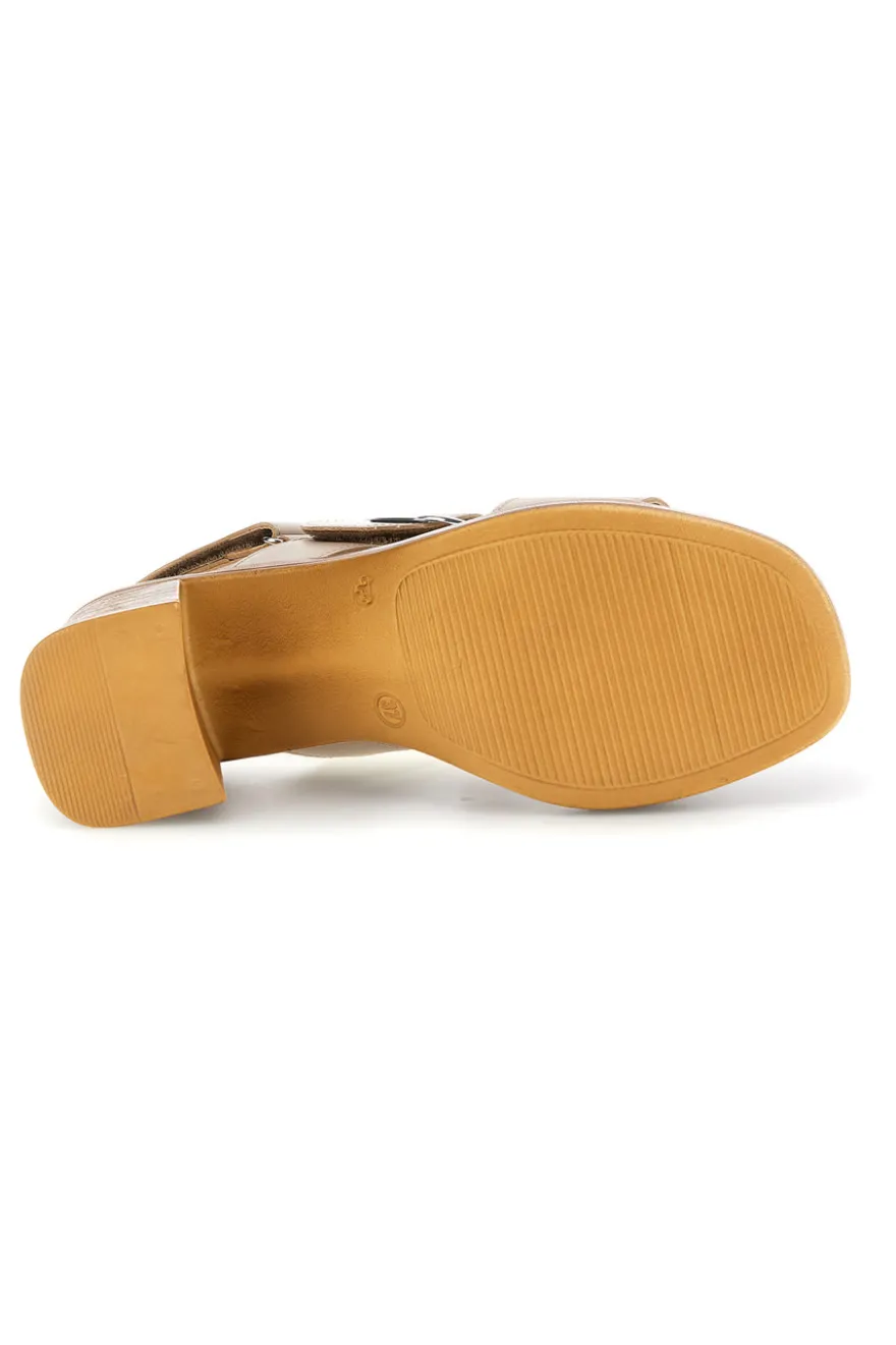 Sandali beige Made in Italy con maxi fibbia Pittarello look MK3619214