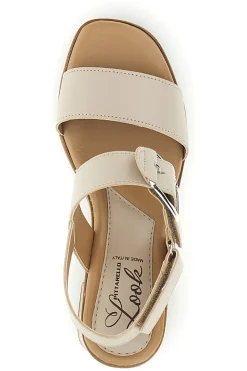 Sandali beige Made in Italy con maxi fibbia Pittarello look MK3619214