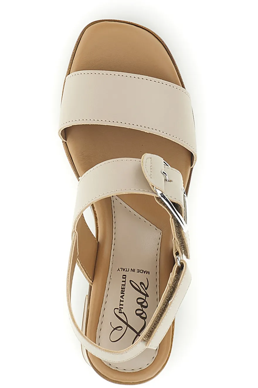 Sandali beige Made in Italy con maxi fibbia Pittarello look MK3619214