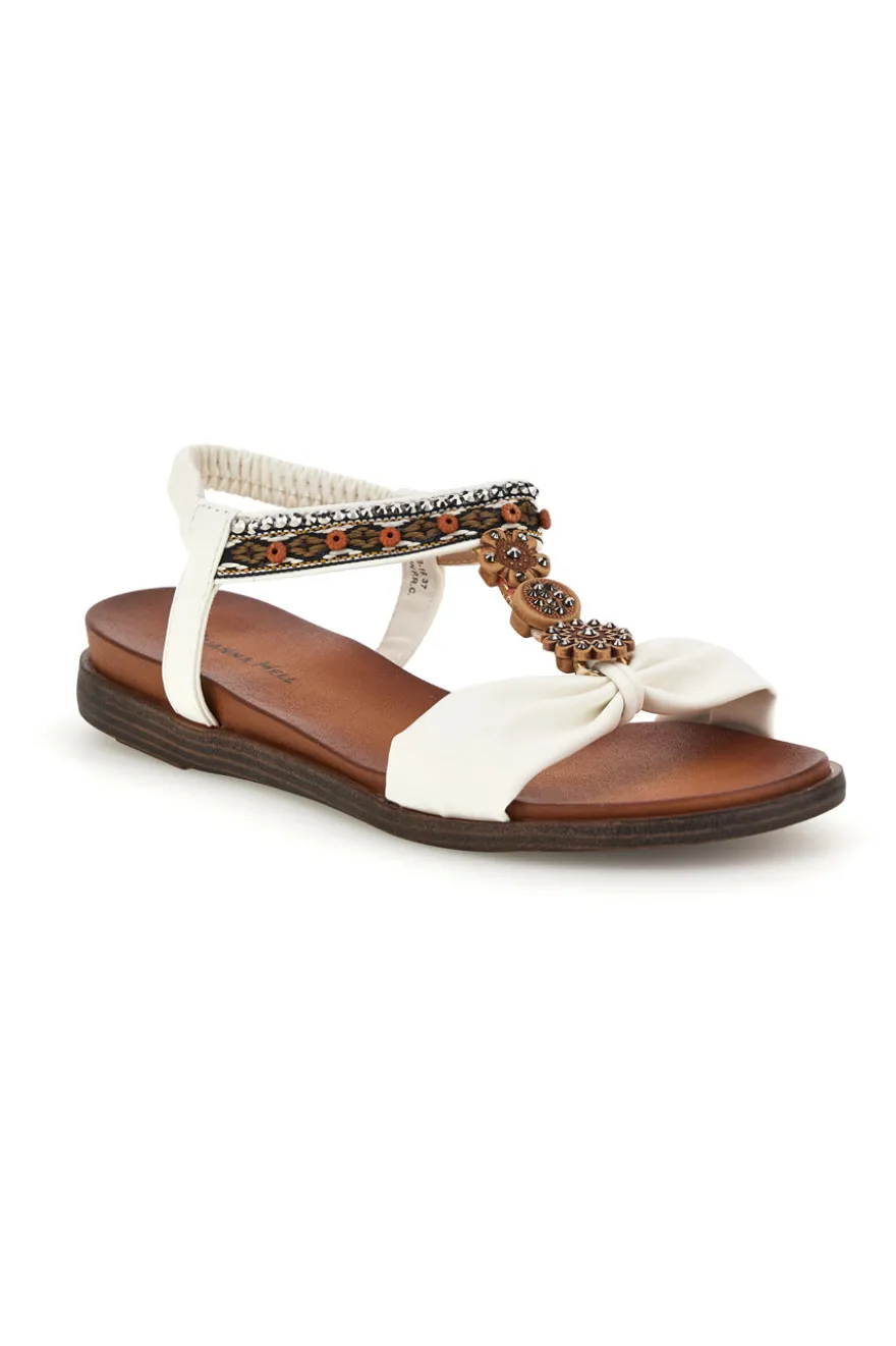 Sandali bianchi con dettagli gioiello e cinturino elasticizzato Quanna mel 560319