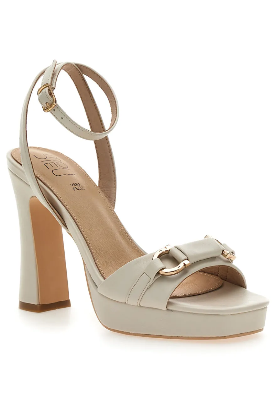 Sandali Bianchi con Plateau e Tacco Alto e Dettaglio Dorato Mon Dieu B075Q82