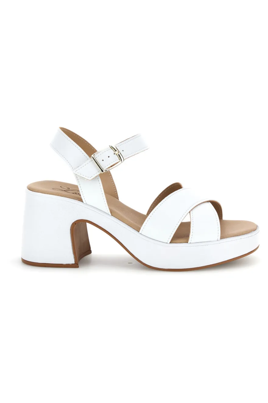 Sandali bianchi con tacco Pittarello look MK3557C435