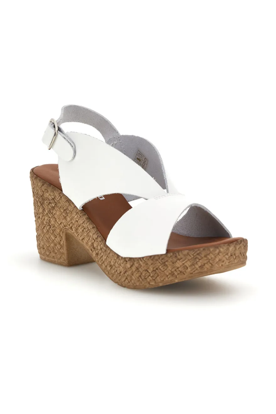 Sandali Bianco Con Tacco Intrecciato Pittarello 7484313