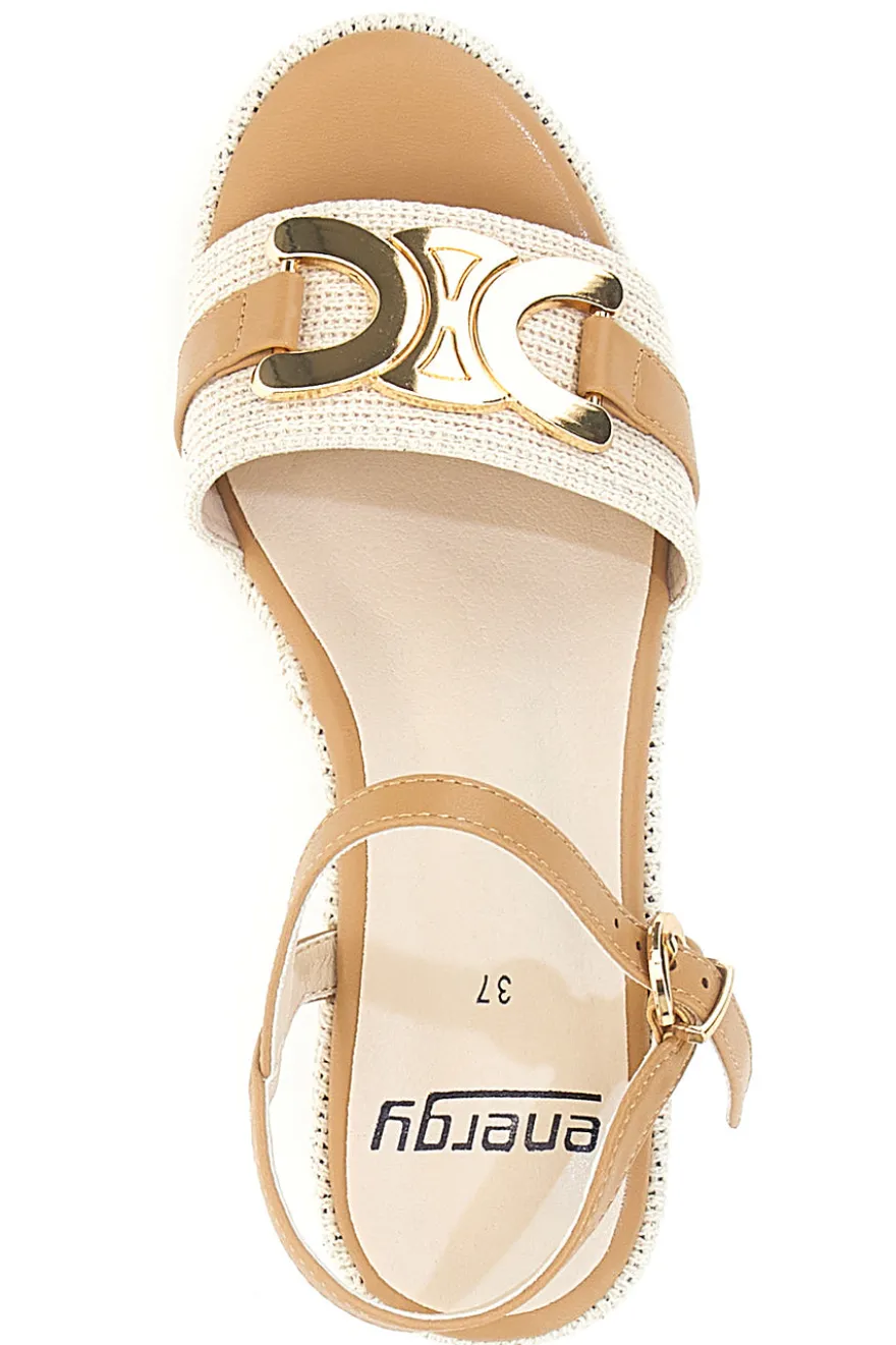 Sandali con zeppa beige con dettagli oro Energy E6000
