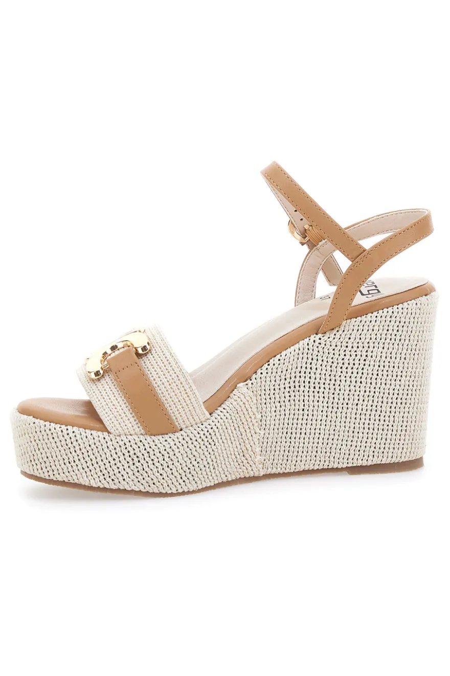 Sandali con zeppa beige con dettagli oro Energy E6000
