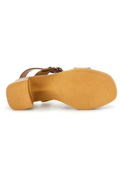 Sandali Cuoio con tacco e fibbia Pittarello look MK3909214