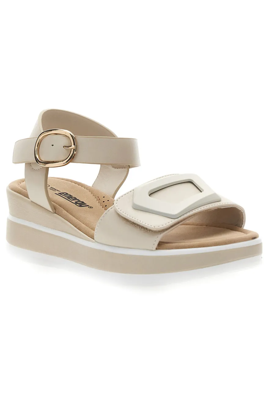 Sandali flat beige con maxi fibbia decorativa Energy E475
