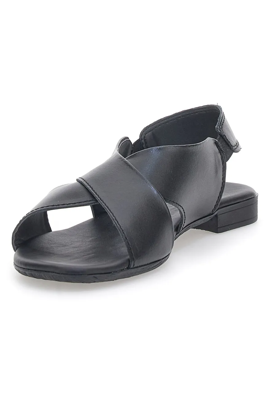 Sandali Flat Neri In Vera Pelle Pittarello Look 225435