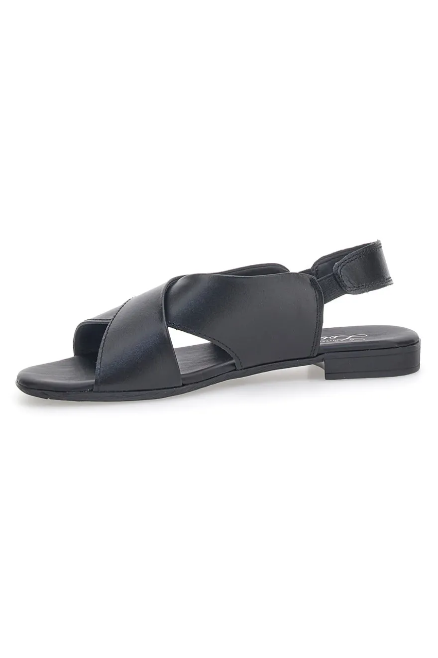 Sandali Flat Neri In Vera Pelle Pittarello Look 225435