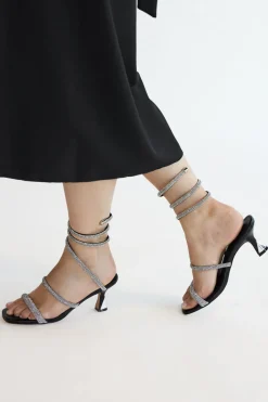 Sandali neri con strass e laccio a spirale Mon Dieu 1614