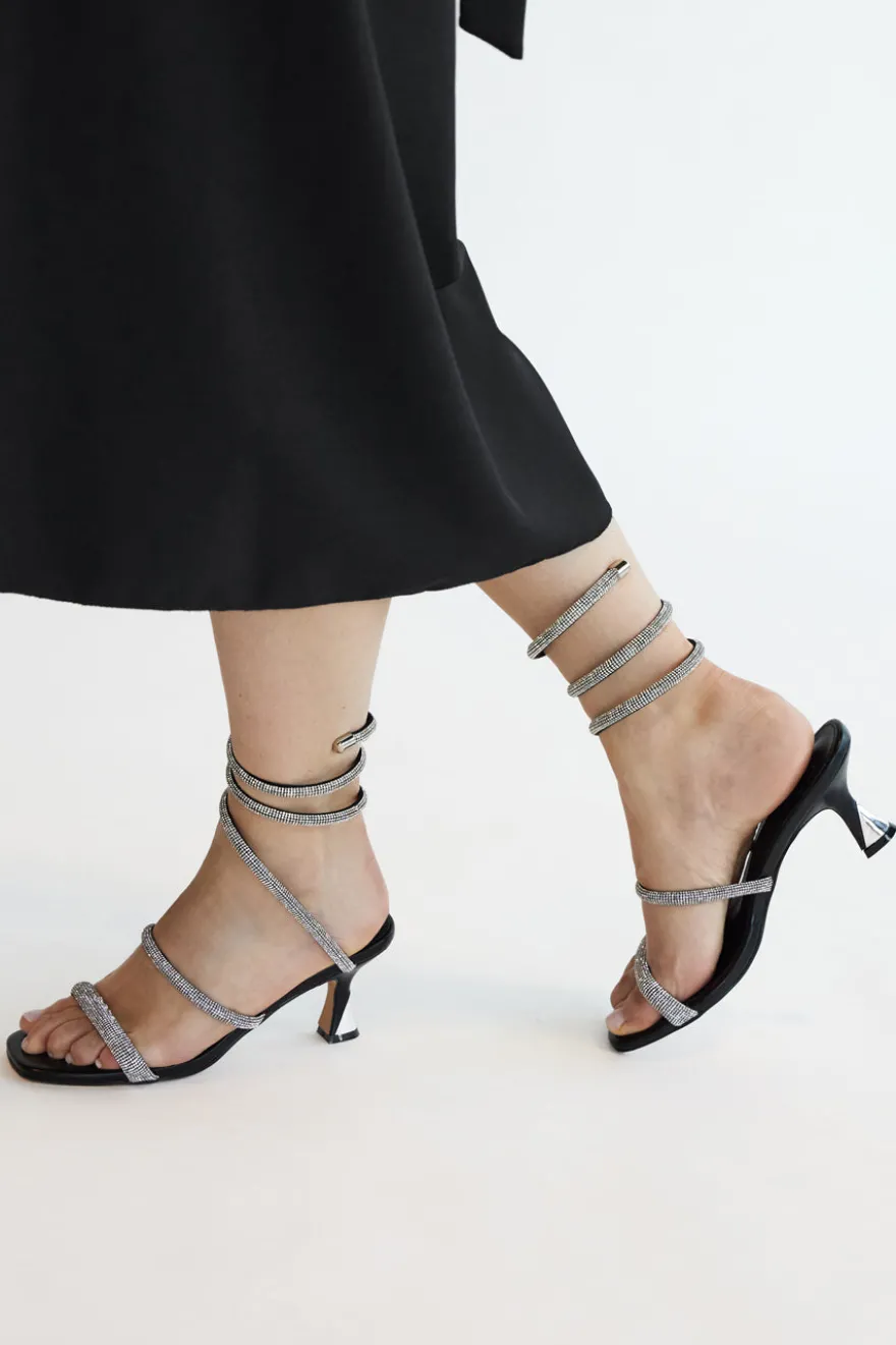 Sandali neri con strass e laccio a spirale Mon Dieu 1614