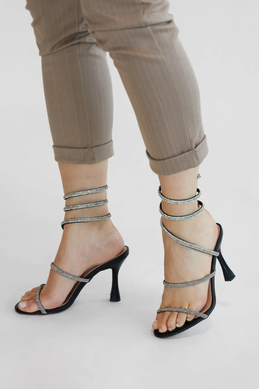 Sandali neri con strass e laccio a spirale First lady P711