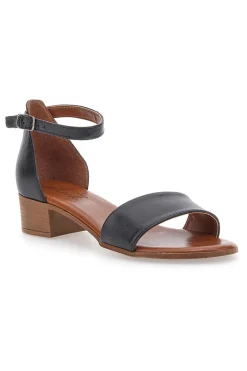 Sandali Neri Con Tacco Basso Pittarello Look 243035