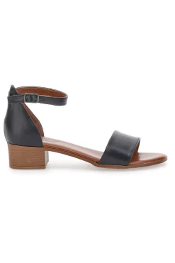 Sandali Neri Con Tacco Basso Pittarello Look 243035