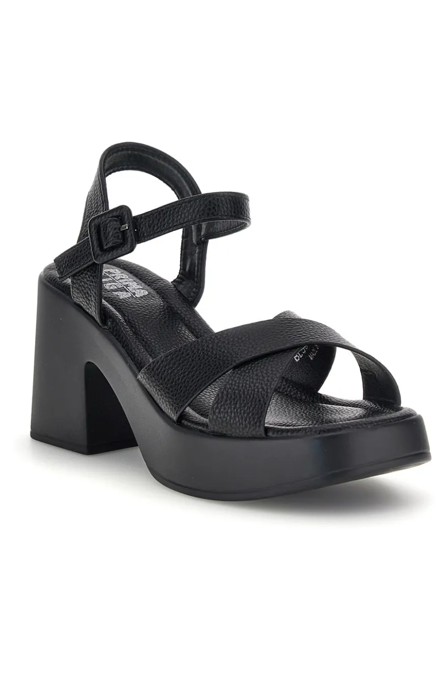 Sandali neri con tacco e plateau Prima riga BL501708