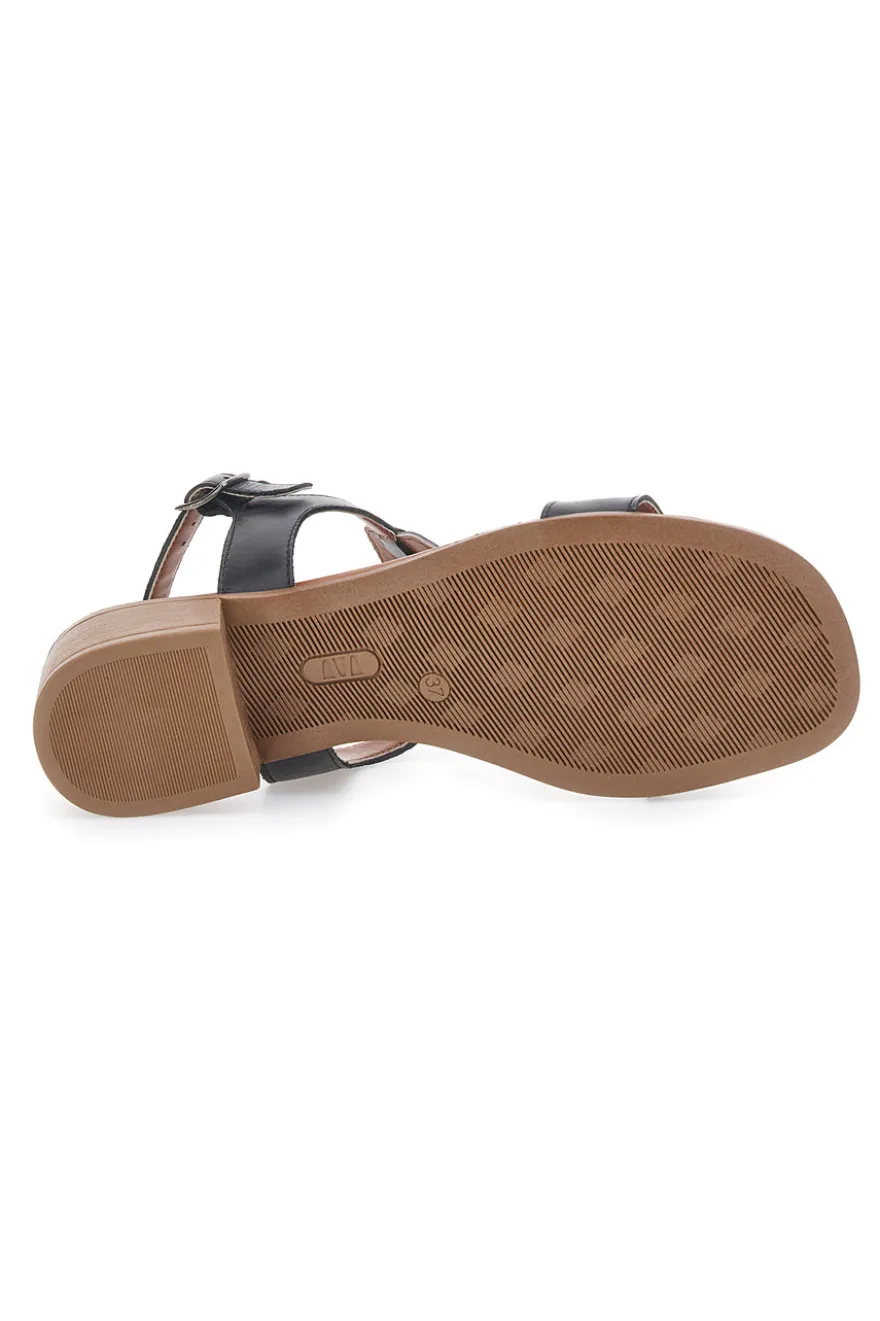 Sandali neri con Tomaia in Pelle Pittarello Look 244295