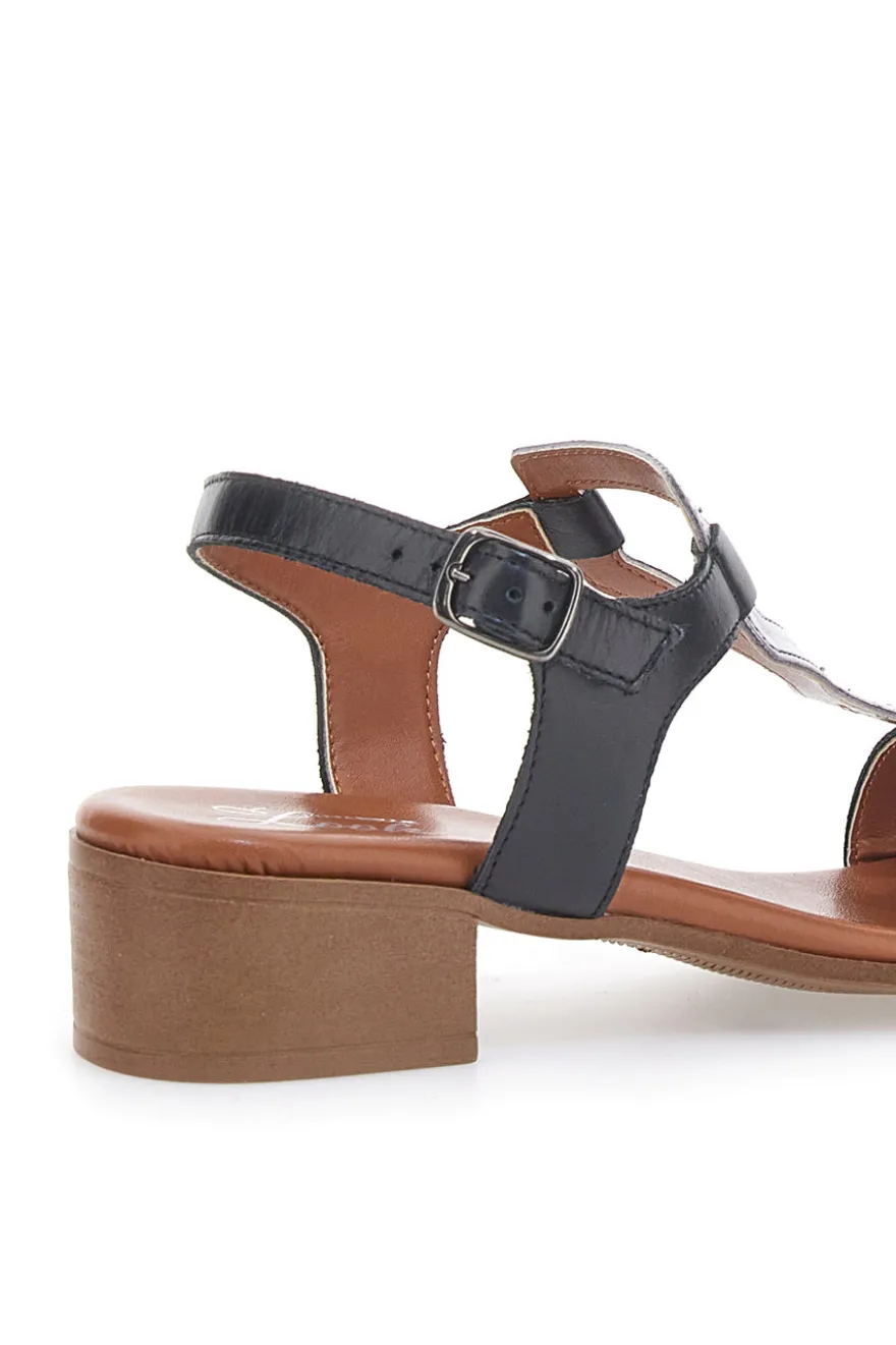Sandali neri con Tomaia in Pelle Pittarello Look 244295