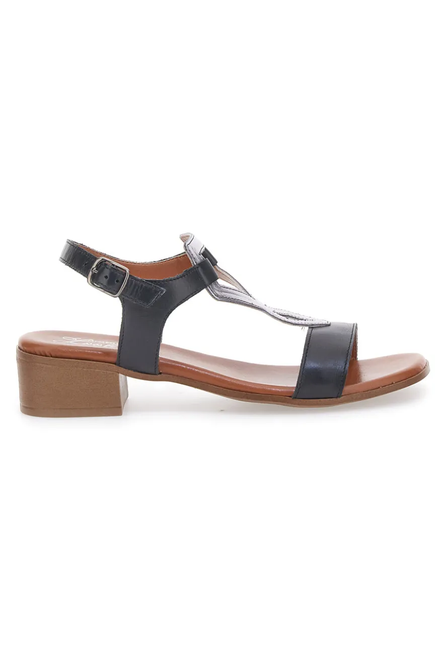 Sandali neri con Tomaia in Pelle Pittarello Look 244295
