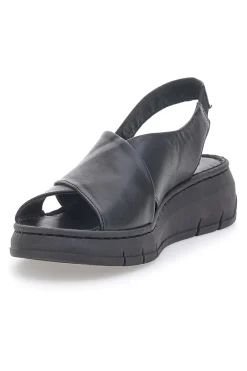 Sandali Neri con Tomaia in Pelle e Soletta Morbida PITTARELLO FOCUS 3315579