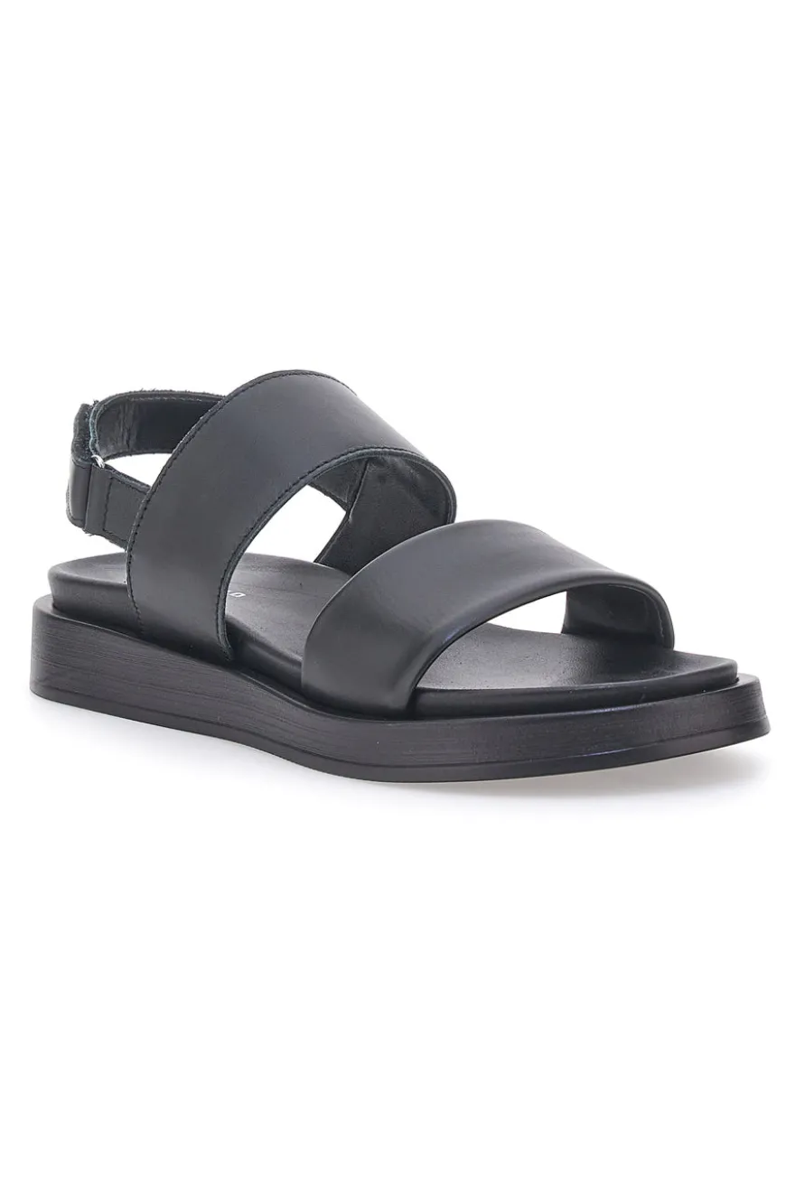 Sandali neri in pelle con doppia fascia e chiusura in velcro Pittarello Focus 28066IN