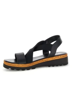 Sandali neri in pelle con fasce incrociate Pittarello 310570811