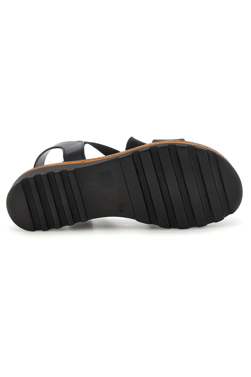 Sandali neri in pelle con fasce incrociate Pittarello 310570811