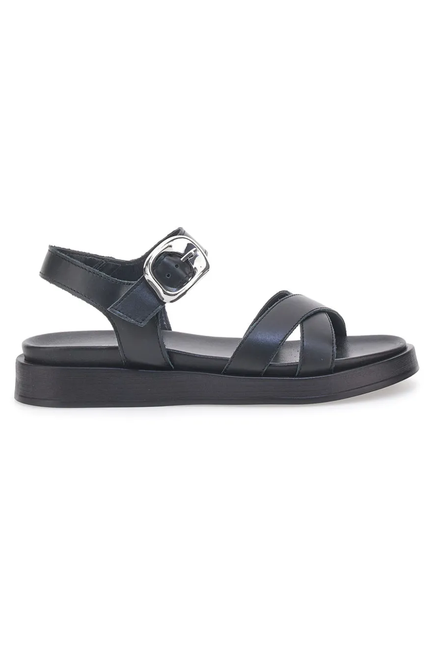 Sandali neri in pelle con fascette incrociate e fibbia Pittarello Focus 28065PE