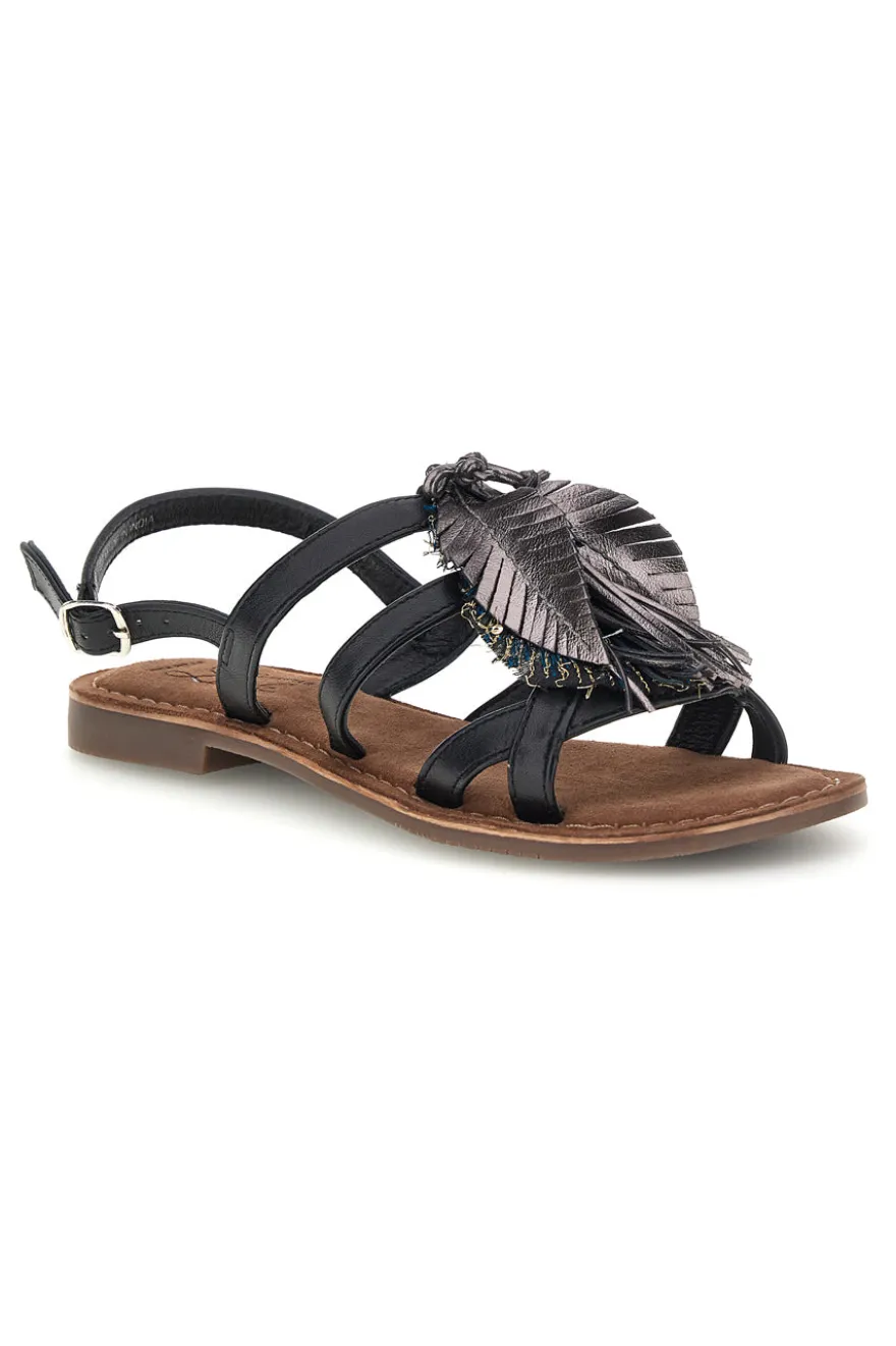 Sandali neri in vera pelle con frange e decoro frontale Pittarello look IF8162