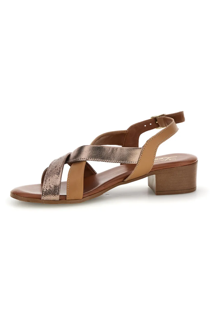 Sandali nocciola con fasce incrociate pelle Pittarello look 243170