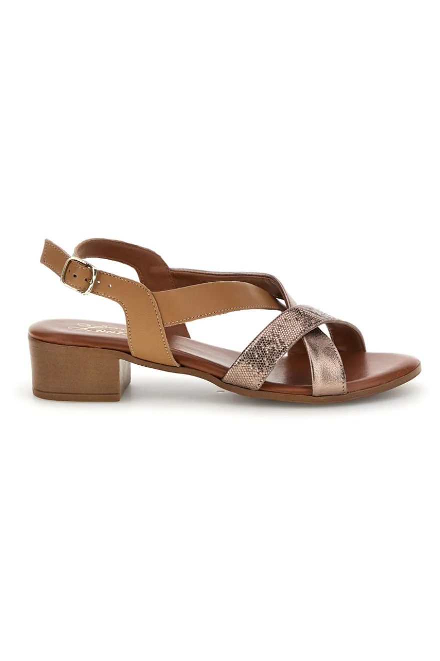 Sandali nocciola con fasce incrociate pelle Pittarello look 243170