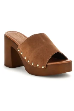 Sandalo marrone in pelle con tacco e borchie Pittarello Must Have 11933
