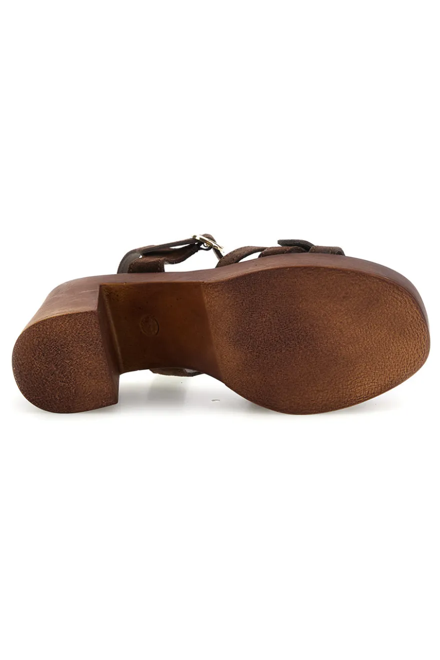 Sandalo marrone in pelle con tacco Pittarello Must Have 11886