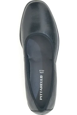 Scarpe comode nere in pelle con tacco basso e memory foam Pittarello 11574