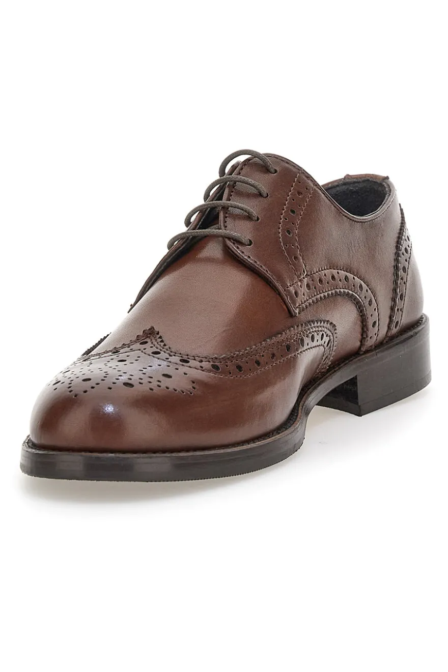Scarpe eleganti marroni in pelle con forature decorative Pittarello 7710
