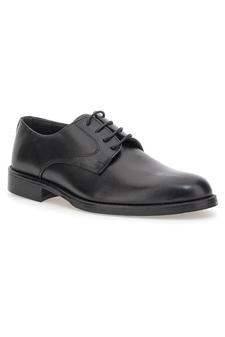 Scarpe eleganti nere in pelle liscia con punta arrotondata Pittarello 7720