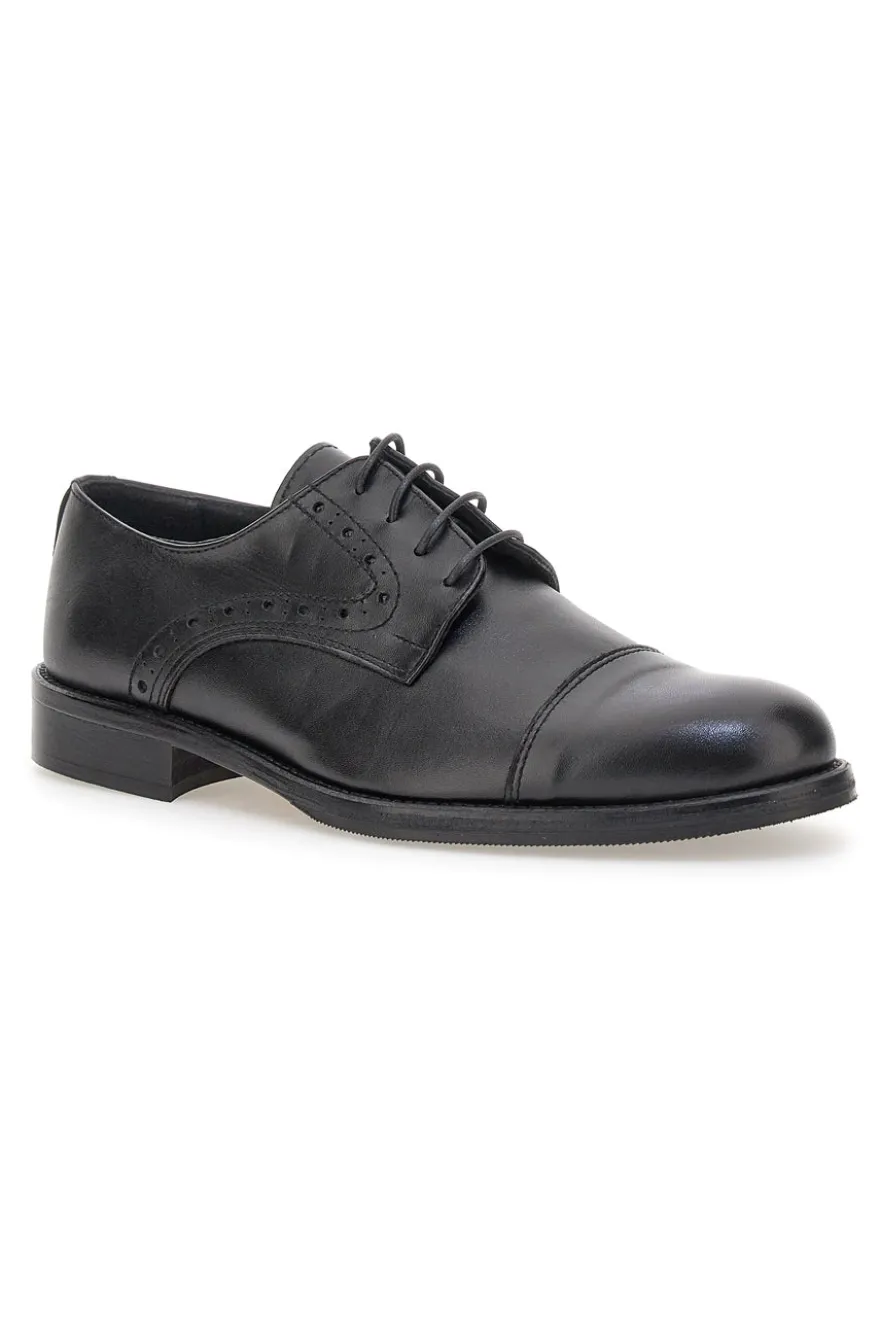 Scarpe eleganti nere in pelle con dettagli traforati Pittarello 7715