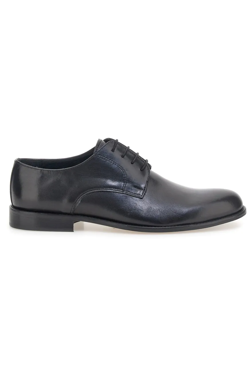 Scarpe stringate nere in pelle con suola in cuoio made in Italy Pittarello 7720